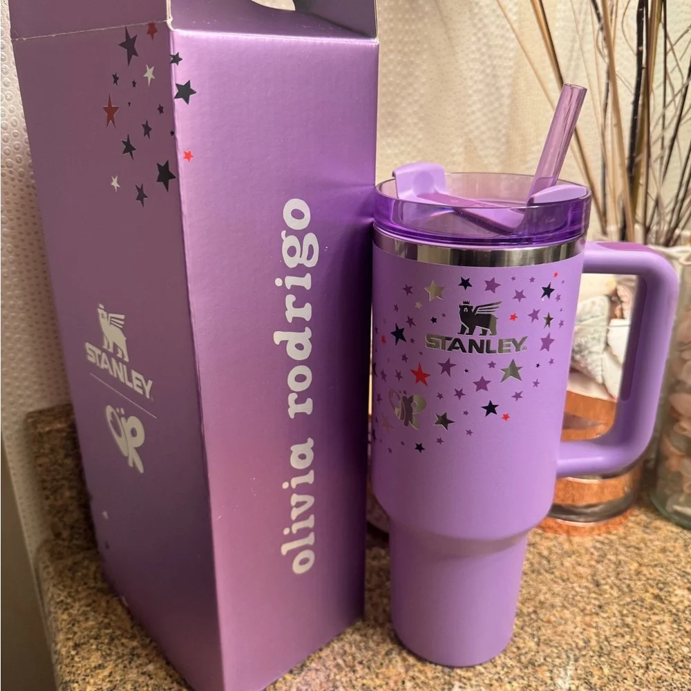 Stanley‎ Olivia Rodrigo Purple Insulated Travel Mug with Straw NIB